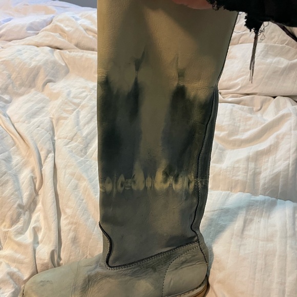 Women’s Boots - Picture 2 of 4